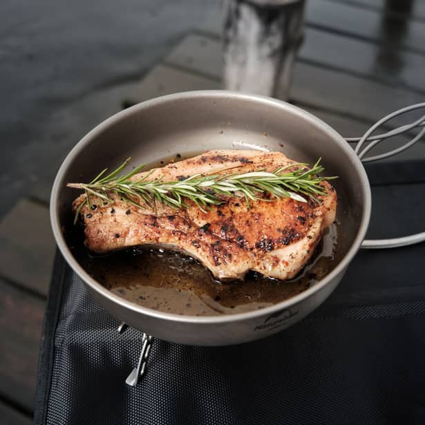 13 - Сковорода титановая с раскладной ручкой 17 см. Naturehike NH18T010-A