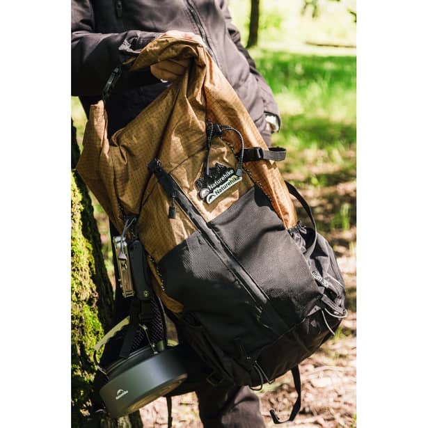 11 - Рюкзак туристический Naturehike CNK2300016, 30+5л. Коричневый