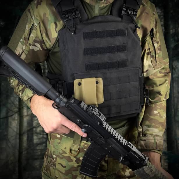 6 - Магнітний фіксатор зброї RAGNAROK MAG-R Койот