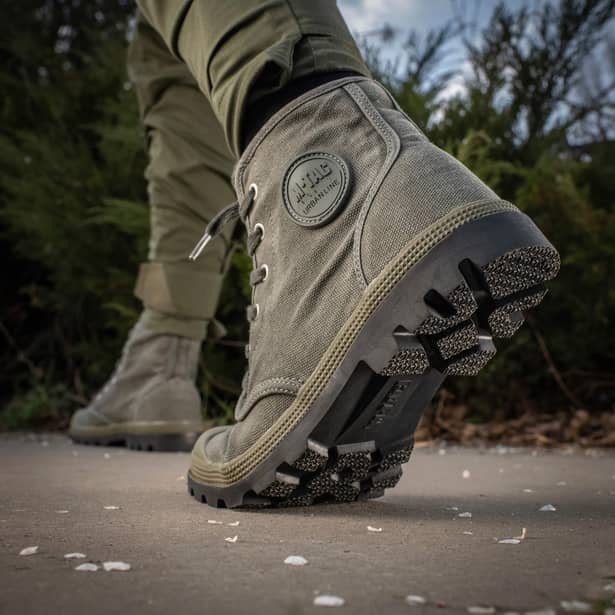 13 - Кеди M-TAC. Олива