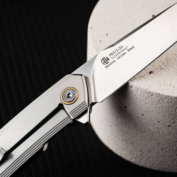 8 - Нож складной Ruike P831S-SA