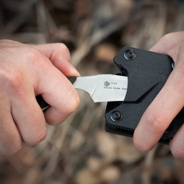 15 - Нож Ruike FS68-B