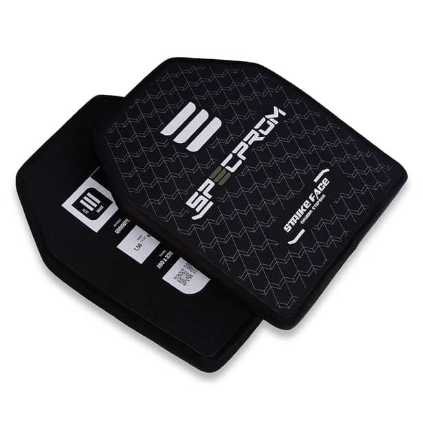 7 - Поліетиленова бронеплита S-Line 3-го класу SPECPROM. Вага 1,58 кг. Розмір 26 на 33 см.