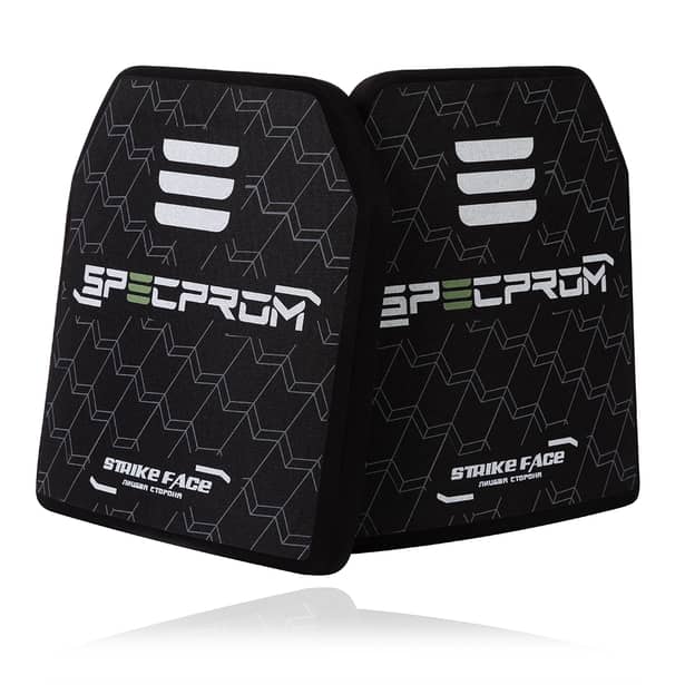 4 - Поліетиленова бронеплита SPECPROM 3-го класу. Вага 1,4 кг. Розмір 25 на 30 см. Чорна.