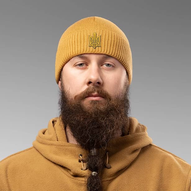 1 - Шапка утеплена з гербом. Койот