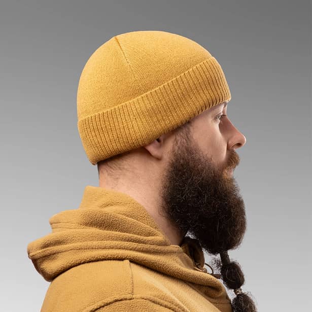 3 - Шапка утеплена з гербом. Койот