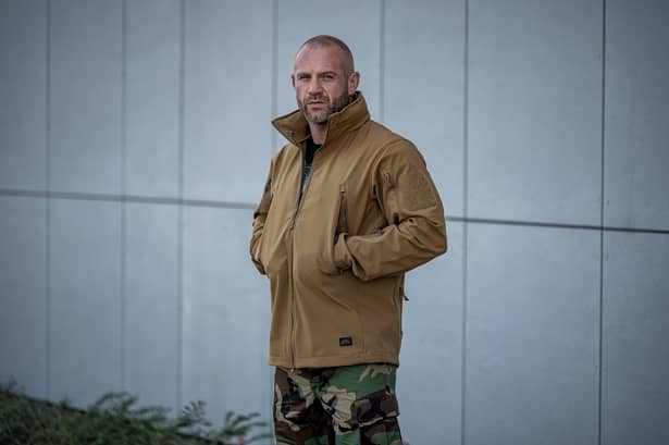 7 - Куртка Helikon Gunfighter Softshell Shark Skin Windblocker. Койот