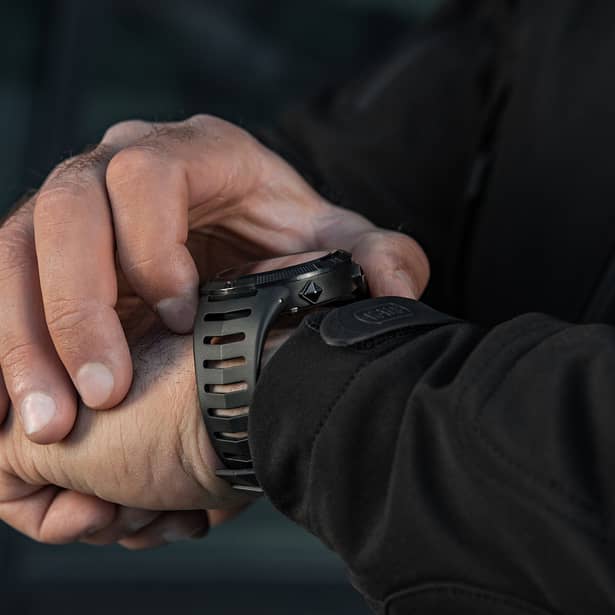 9 - Годинник тактичний M-Tac 2147. Чорний