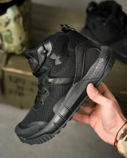 9 - Кросівки літні тактичні Under Armor . Чорний