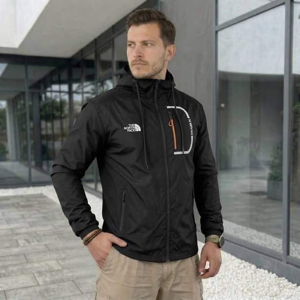 2 - Куртка ветровка The North Face. Черный