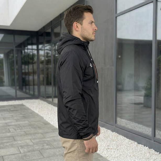 4 - Куртка ветровка The North Face. Черный