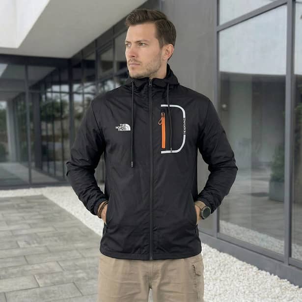 3 - Куртка ветровка The North Face. Черный