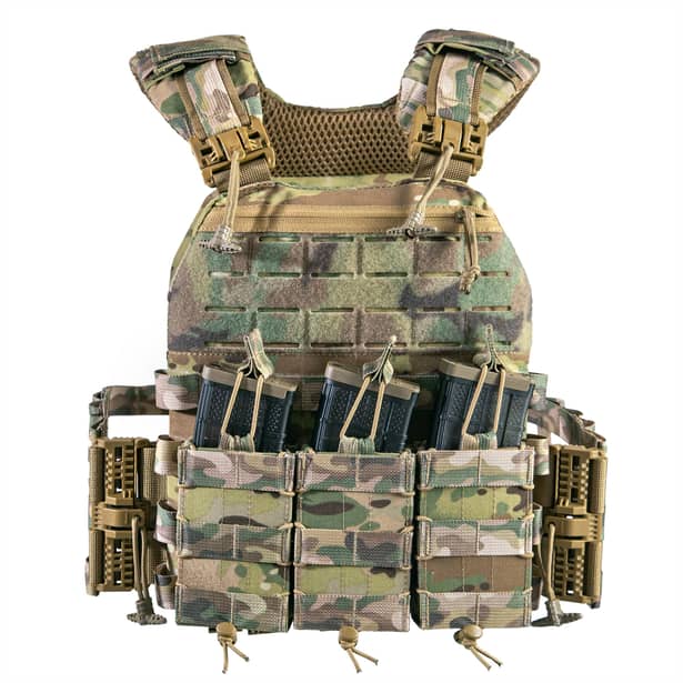 13 - Плитоноска TUR PRO с системой быстрого сброса. Molle. 3 подсумка для AK/AR. Цвет Мультикам.