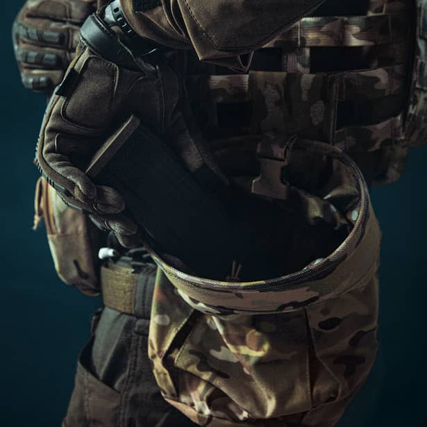 9 - Плитоноска TUR PRO с системой быстрого сброса. Molle. 3 подсумка для AK/AR. Цвет Мультикам.