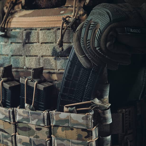 7 - Плитоноска TUR PRO с системой быстрого сброса. Molle. 3 подсумка для AK/AR. Цвет Мультикам.