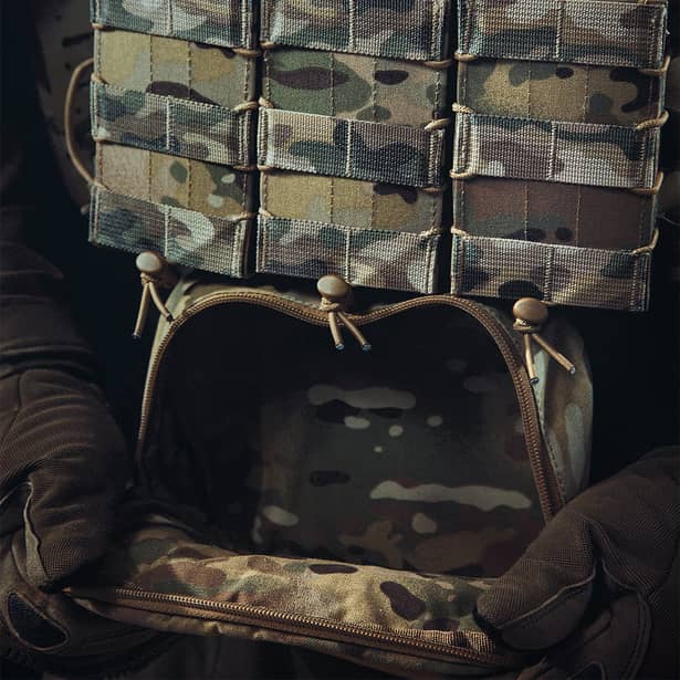 8 - Плитоноска TUR PRO с системой быстрого сброса. Molle. 3 подсумка для AK/AR. Цвет Мультикам.