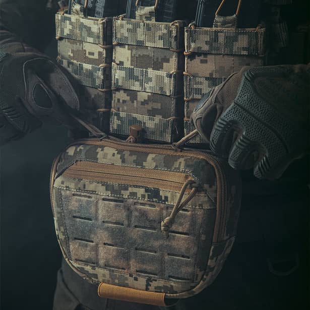 8 - Плитоноска TUR PRO с системой быстрого сброса. Molle. 3 подсумка для AK/AR. Цвет Олива.