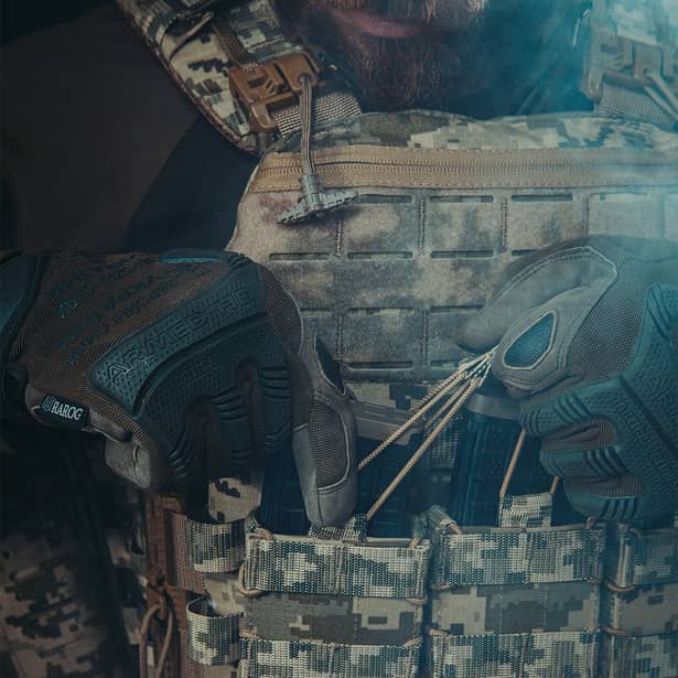 7 - Плитоноска TUR PRO с системой быстрого сброса. Molle. 3 подсумка для AK/AR. Цвет Олива.